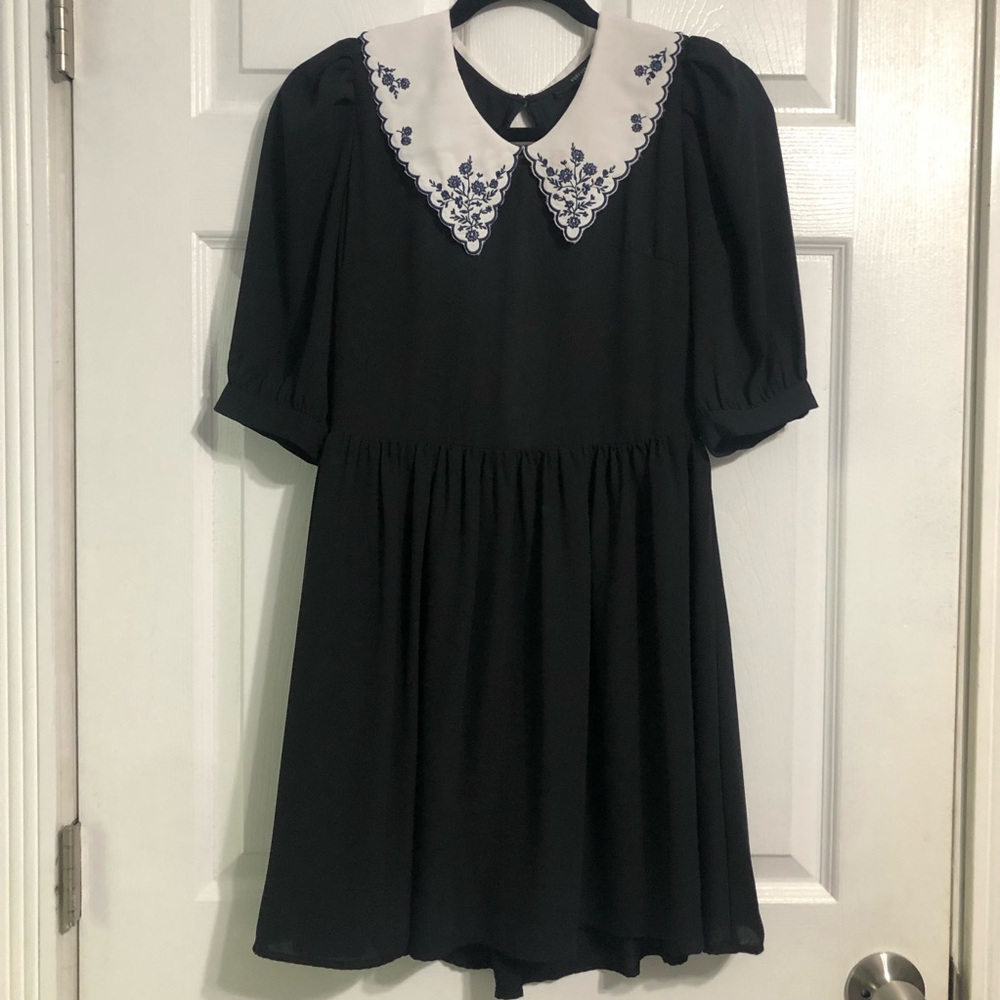 peter pan collar dress